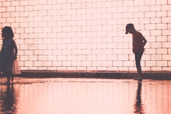 Image for article 'Building virtual communities'