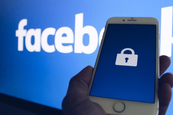 Image for article 'Facebook asks government to take a more active role in the internet'