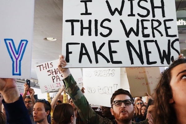 Image for article 'Fake news report picks easy target in Facebook'